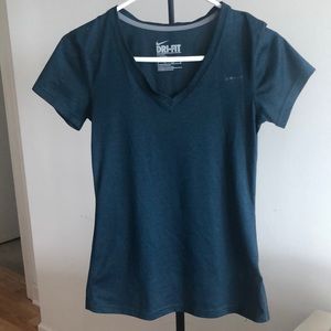 Nike Dri-Fit v-neck shirt - size XS